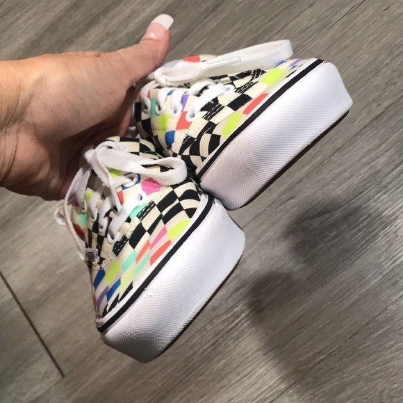 Vans Moma “Museum of Modern Art” UA ComfyCush Era x Rainbow Check Lace Sneakers - Picture 4 of 9